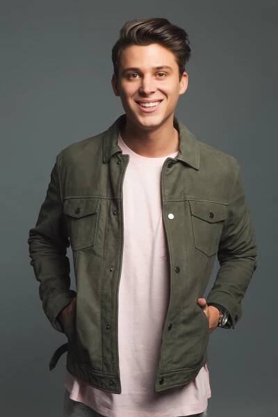 Idol dívčích srdcí zpěvák Sebastian je samý šrám! Co se mu stalo?