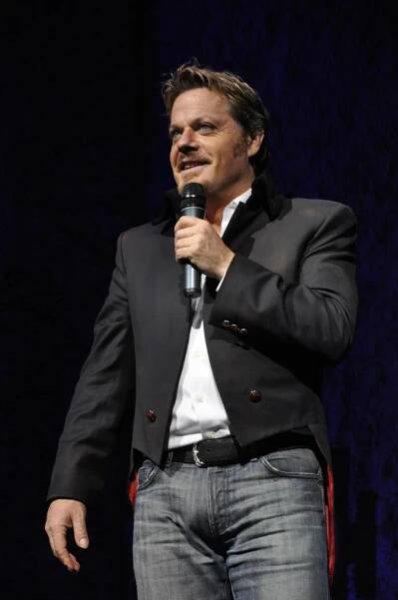 Believe: The Eddie Izzard Story (2009) | Rikrek.com