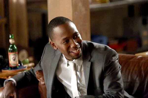Nová holka - Cínové výročí - Z filmu - Lamorne Morris