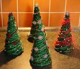 Pletení z papíru: Obohaťte Vánoce netradiční DIY dekorací