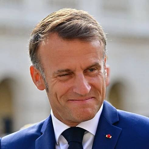 Francie opět očekává pád premiéra. Macron se nejspíš tvrdošíjně pokusí dosadit dalšího