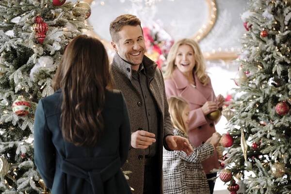 Christmas at Dollywood - Z filmu - Niall Matter