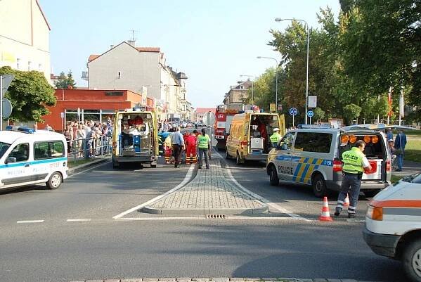 AKTUALIZOVÁNO: Spolujezdkyni transportoval vrtulník