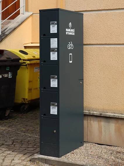 Nabíjecí stanice pro elektrokola a mobilní zařízení foto 3
