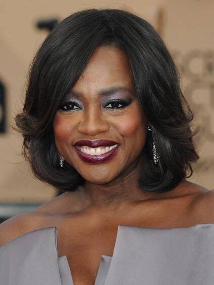 Download Award-winning Hollywood Actress Viola Davis at the SAG Awards Wallpaper