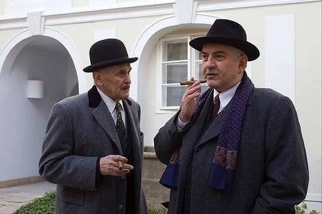 Václav Mareš, Miroslav Donutil - Devatenáct klavírů - Z filmu
