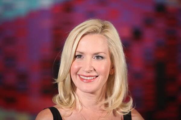Angela Kinsey Net Worth