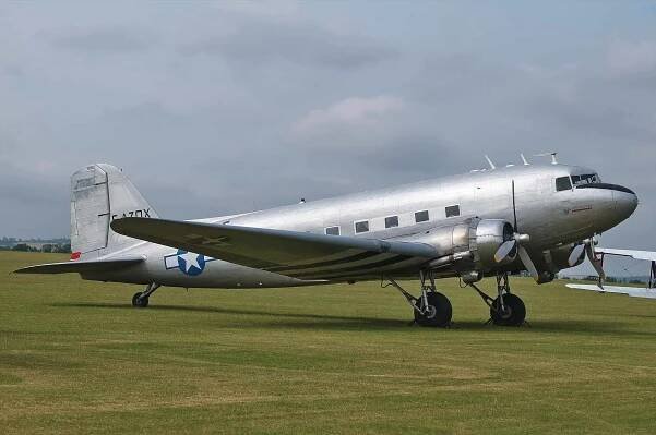 Dakota C-47B 44-77020