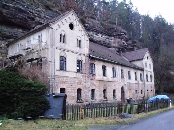 Fotogalerie • Bývalá zrcadlovna Rabštejn a Velenická zrcadlovna (Historická budova) • Mapy.com
