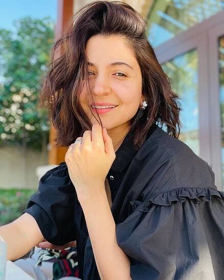 Anushka Sharma Lip Job (3)