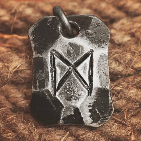 DAGAZ, kovaná runa, amulet
