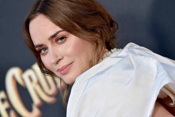 Cannes: Netflix Closing In On Emily Blunt Hot Project 'Pain Hustlers'