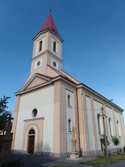 Soubor:Dolní Újezd (PR), kostel (1).jpg – Wikipedie