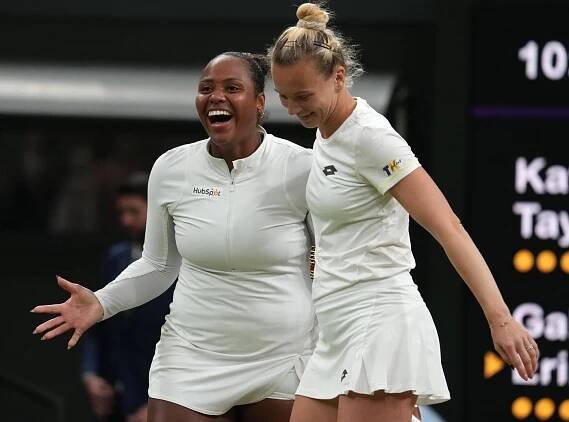 Wimbledon 2025 čtyřhra live: Siniaková dnes živě ve 2. kole