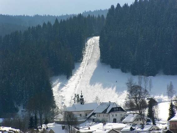 Lyžujte na Šumavě v lyžařském středisku Horní Vltavice - NAD KOVÁRNOU
