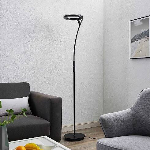 Stojací lampy pro čtení i pro útulnou atmosféru - nabytek.homeincube.cz