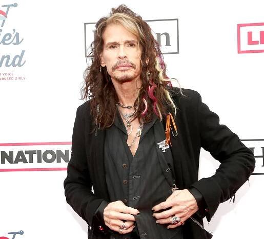 Steven-Tyler-grandkids-pool