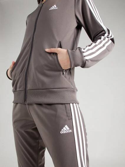 ADIDAS SPORTSWEAR Tepláková souprava 'Essentials' – šedá