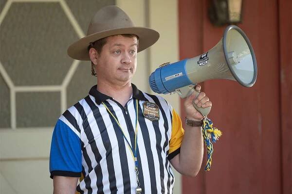 Hannah Montana's Jason Earles on Mentoring the Next Generation of Disney Stars: 'It's Wild'