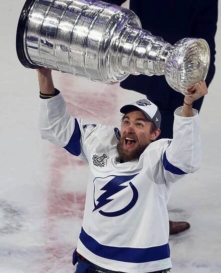 Od Pouzara až k Ruttovi s Palátem. Tohle jsou všichni čeští vítězové Stanley Cupu