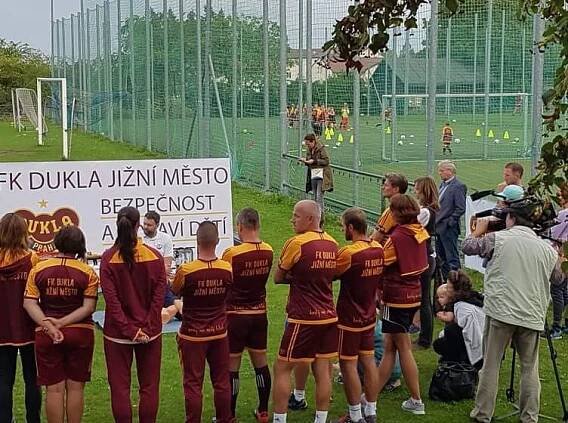Dukla Jižní Město vzdělává mládežnické trenéry. Uspořádala kurz první pomoci