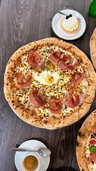 Ella's pizza foto 2