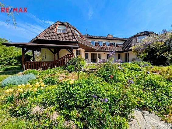 Prodej domu 950 m², Přibyslav | Reality RE/MAX
