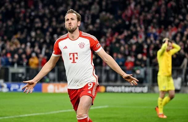 Bayern smazal ztrátu a je ve čtvrtfinále Ligy mistrů. Dál jde i PSG