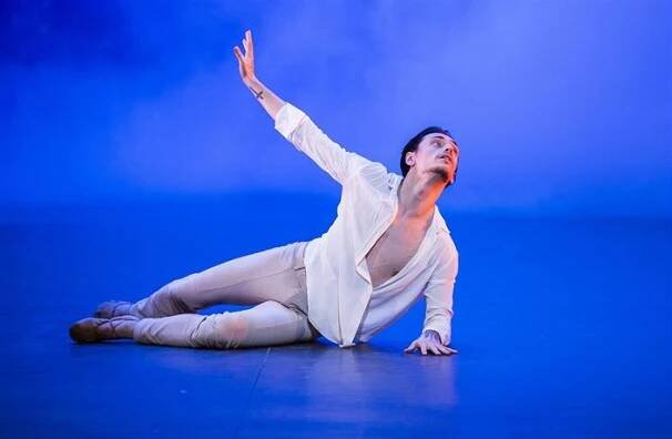 Ladnost pohybů světové hvězdy. Do Prahy se vrátí tanečník Sergej Polunin