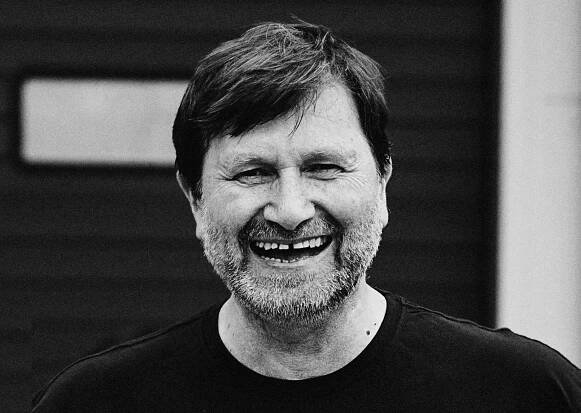 Jan Hrušínský: Hledání dobrého člověka – Neovlivní – investigativní deník o vlivu a lidech