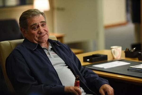 Vysněná meta - Neříkej to - Z filmu - Dan Lauria