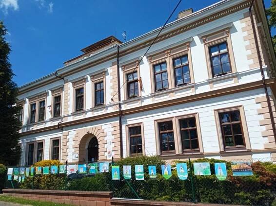 Galerie na plotě - Oficiální stránky ZŠ a MŠ Bílý Kostel nad Nisou