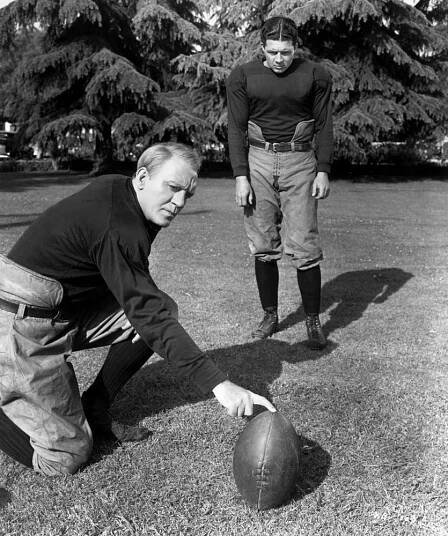 KNUTE ROCKNE ALL AMERICAN, from left: Pat O'Brien, William Byrne, 1940