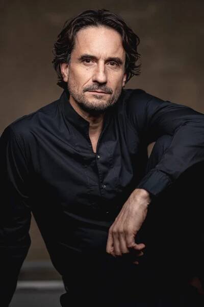 Oliver Mommsen - Fitz + Skoglund Agents