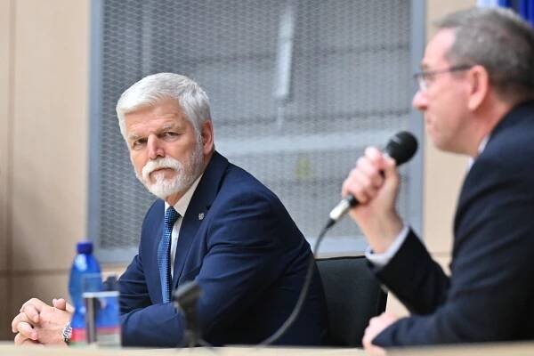 Prezident vyrazí do Švýcarska - Minutové zprávy 