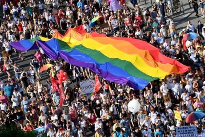 Evropský parlament ostře zkritizoval maďarský zákon proti LGBTIQ komunitě