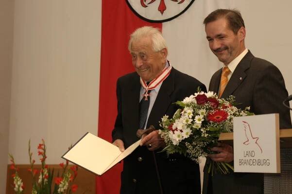 Ministerpräsident a.D. Matthias Platzeck mit Prof. Heinz Sielmann