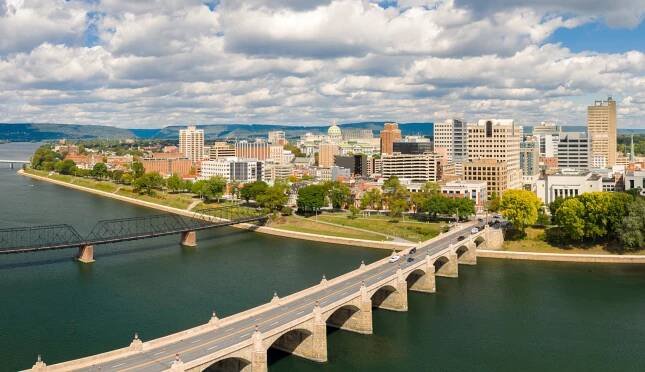 Harrisburg: město v USA, hlavní město členského státu Pensylvánie