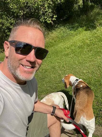 simon wilson - beagle owner