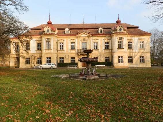 Byl napsán spis Moravská vlast na zámku v Lechovicích ? Příběh rodu Kübeck von Kübau- od krejčího až do rytířského stavu