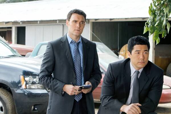 Mentalista - Rudý měsíc - Z filmu - Owain Yeoman, Tim Kang