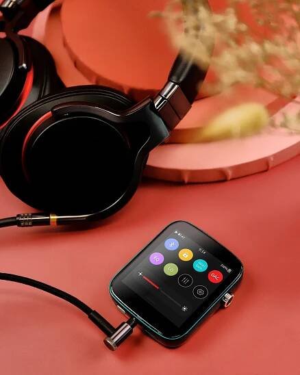 Q1 4 Headphones