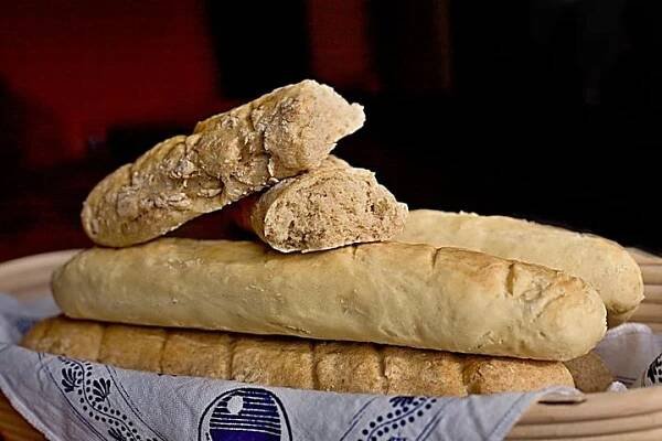 francouzska-bageta-celozrnna-mouka