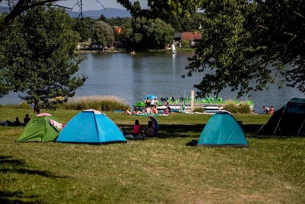 PODÍVEJTE SE: Tak to vypadá na Olešné: aquapark i kemp v obležení návštěvníků