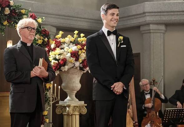 William Katt, Grant Gustin - Supergirl - Crisis on Earth-X, Part 1 - Z filmu