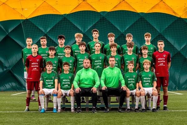 U17