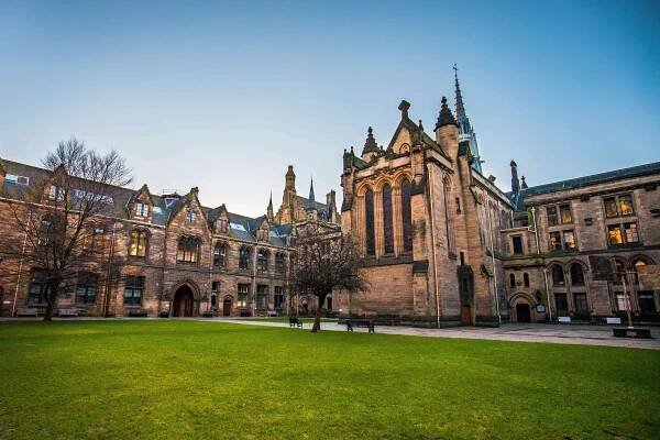 Harvard či Yale. Kolik stojí studia na nejlepších amerických univerzitách? | Forbes
