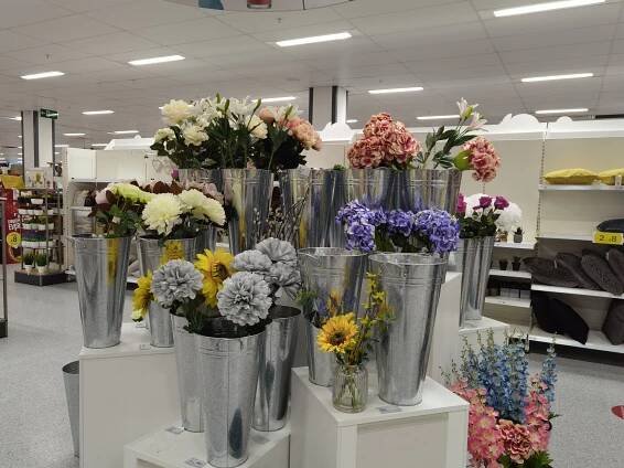 HUAWEI Mate 40 Pro sample of a flower stand