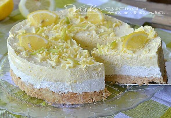 Osvěžující NEPEČENÝ citrónový cheesecake s bílou čokoládou