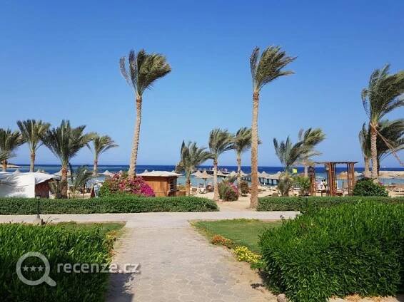 Václav Plocek - Recenze hotelu Royal Brayka Beach Resort ***** (Egypt - Marsa Alam) | Recenze.cz